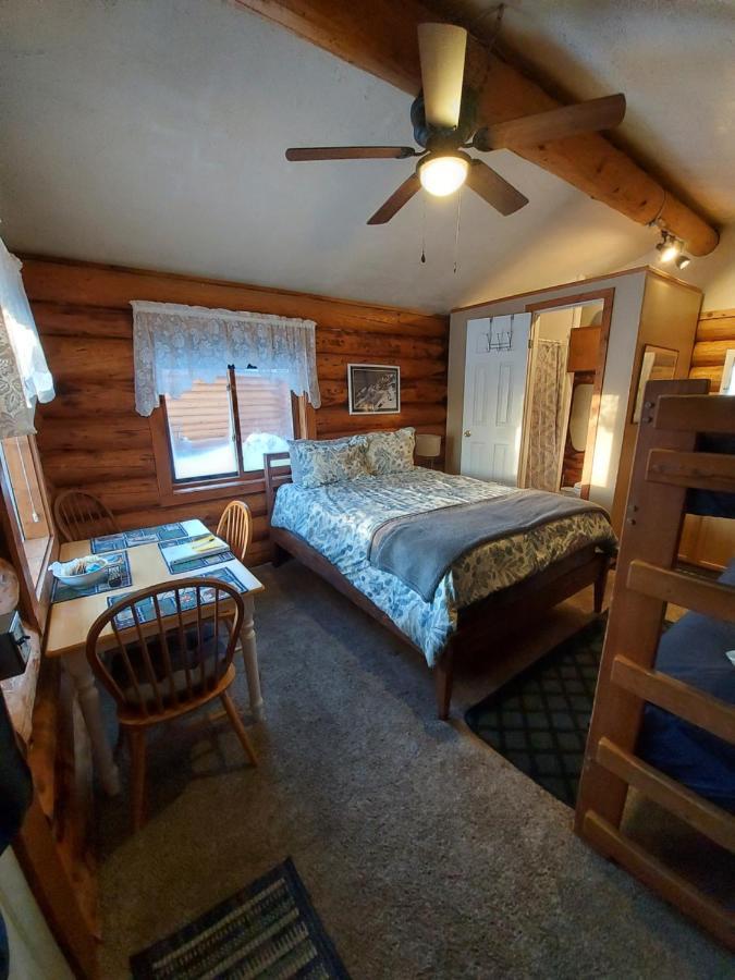 Hatcher Pass Cabins Палмър Екстериор снимка