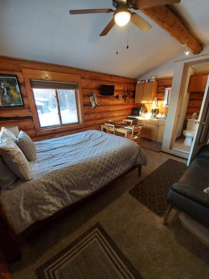 Hatcher Pass Cabins Палмър Екстериор снимка